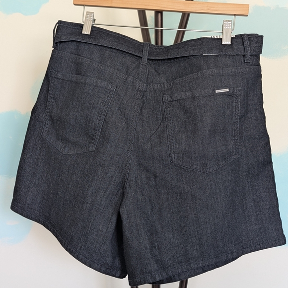 NWT Anne Klein Black Denim Belted Shorts - Size 16 - Picture 5 of 6